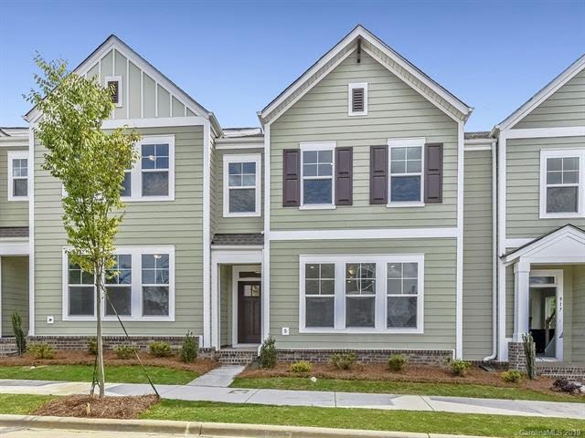 Beautiful 3 Bedroom 2.5 Bath Townhome in Heart of Uptown Pineville!